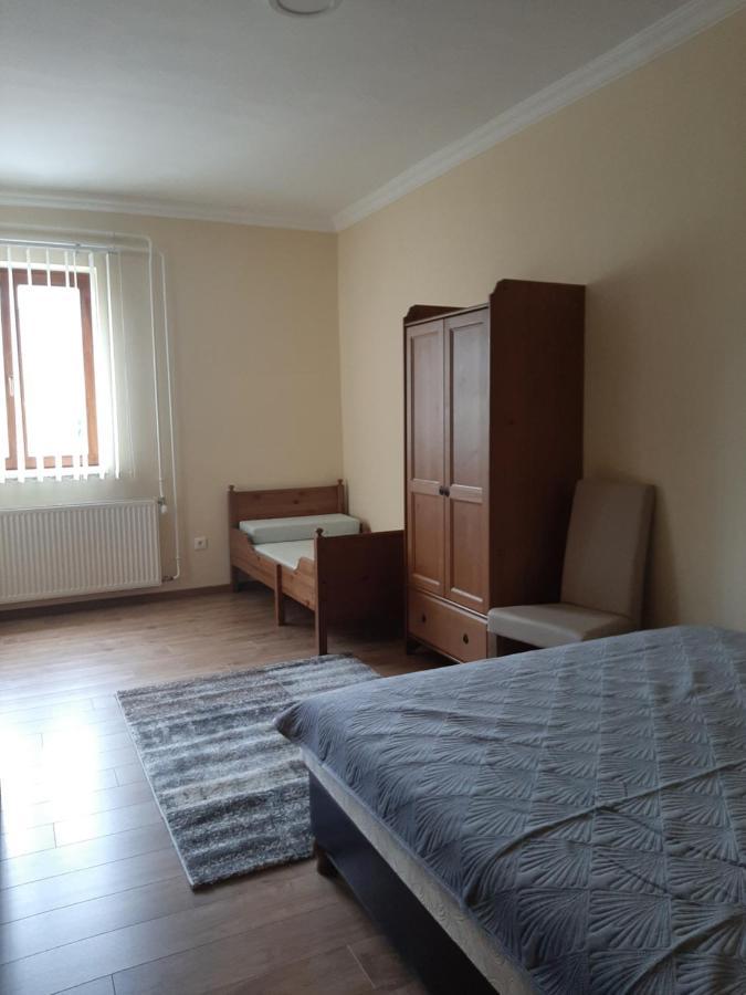 Megyeri Apartman Pocsmegyer Exterior photo