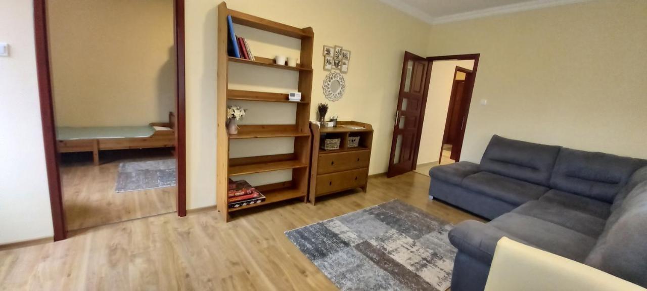 Megyeri Apartman Pocsmegyer Exterior photo